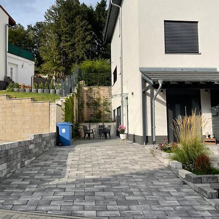 Gemuetliche, Topp Ausgestattete Ferienwohnung 반 외부 사진