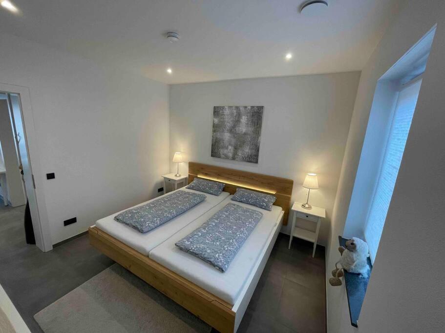 Gemuetliche, Topp Ausgestattete Ferienwohnung 반 외부 사진