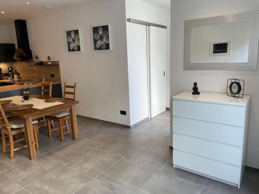Gemuetliche, Topp Ausgestattete Ferienwohnung 반 외부 사진