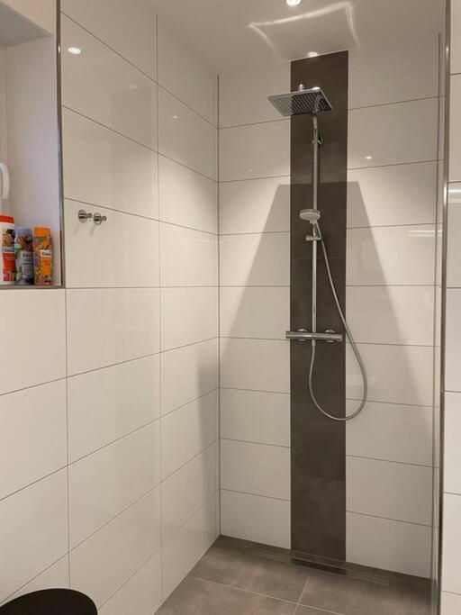 Gemuetliche, Topp Ausgestattete Ferienwohnung 반 외부 사진