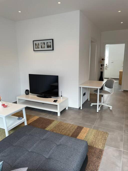 Gemuetliche, Topp Ausgestattete Ferienwohnung 반 외부 사진