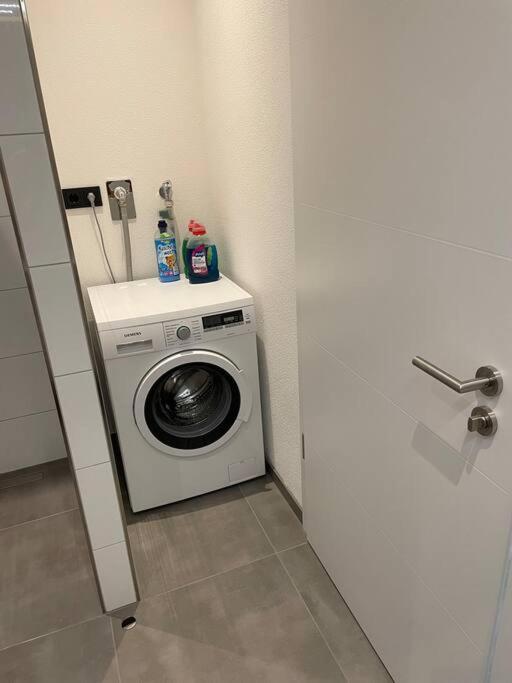 Gemuetliche, Topp Ausgestattete Ferienwohnung 반 외부 사진