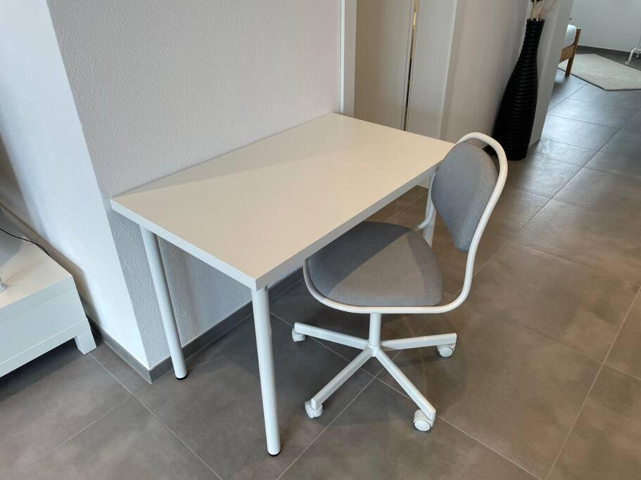 Gemuetliche, Topp Ausgestattete Ferienwohnung 반 외부 사진